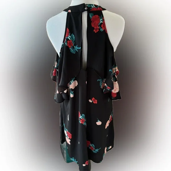 Cold shoulder dress - Picture 2 of 6